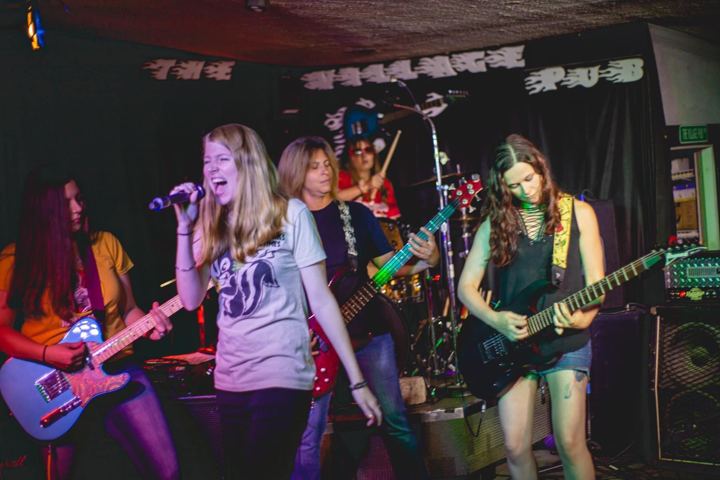 Sharp Violet live